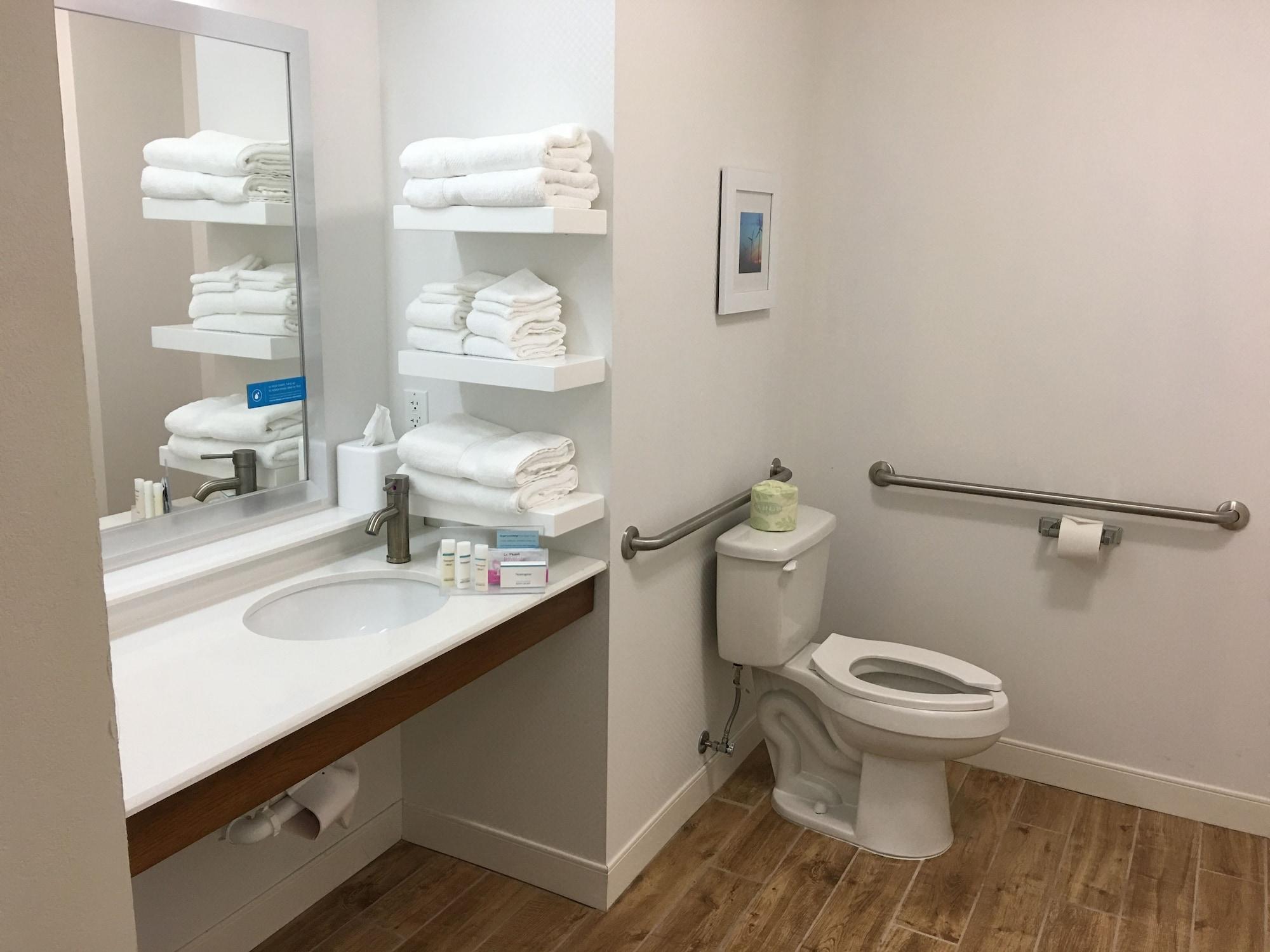 Hampton Inn Mcpherson Kültér fotó