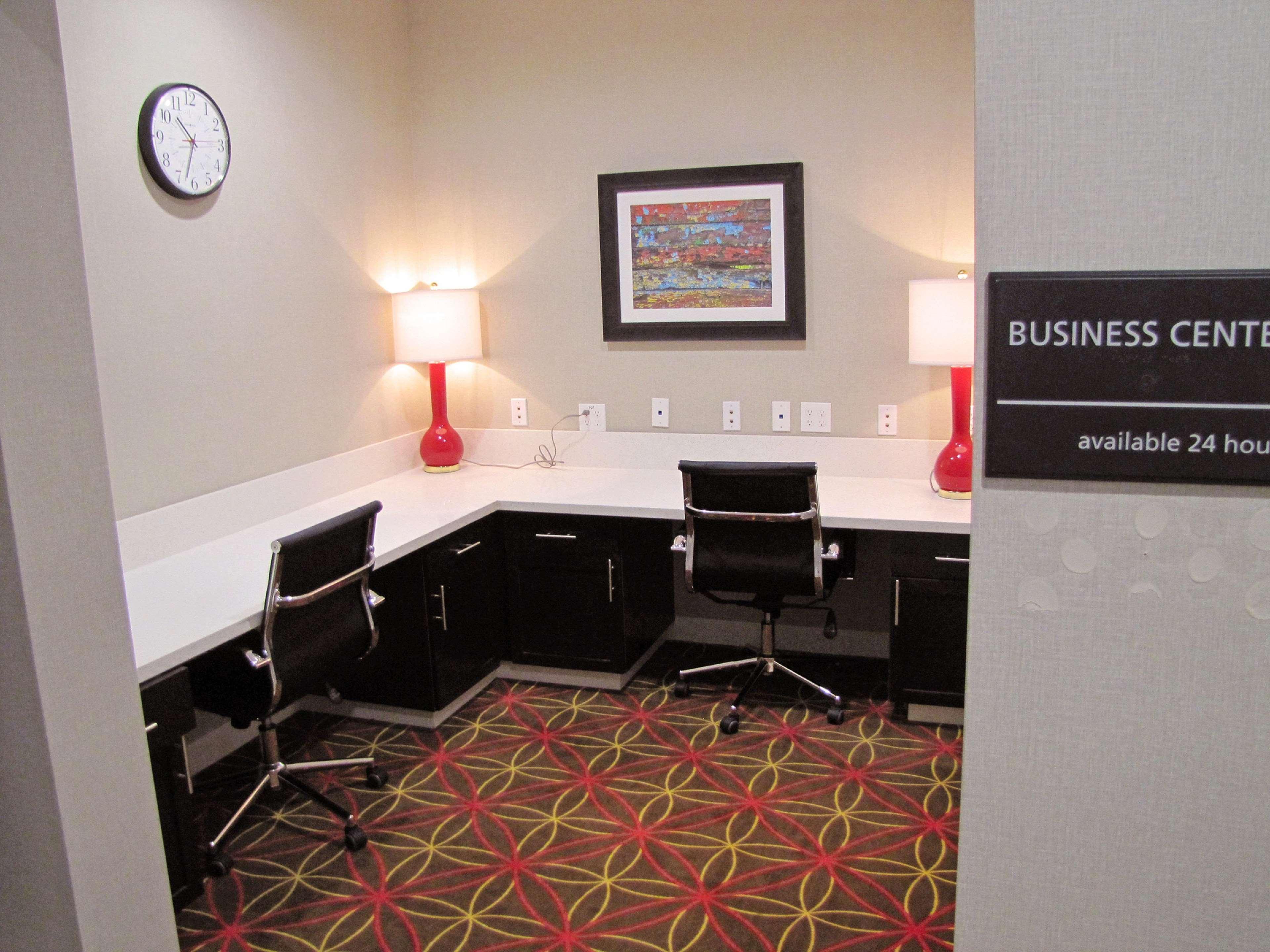 Hampton Inn Mcpherson Kültér fotó