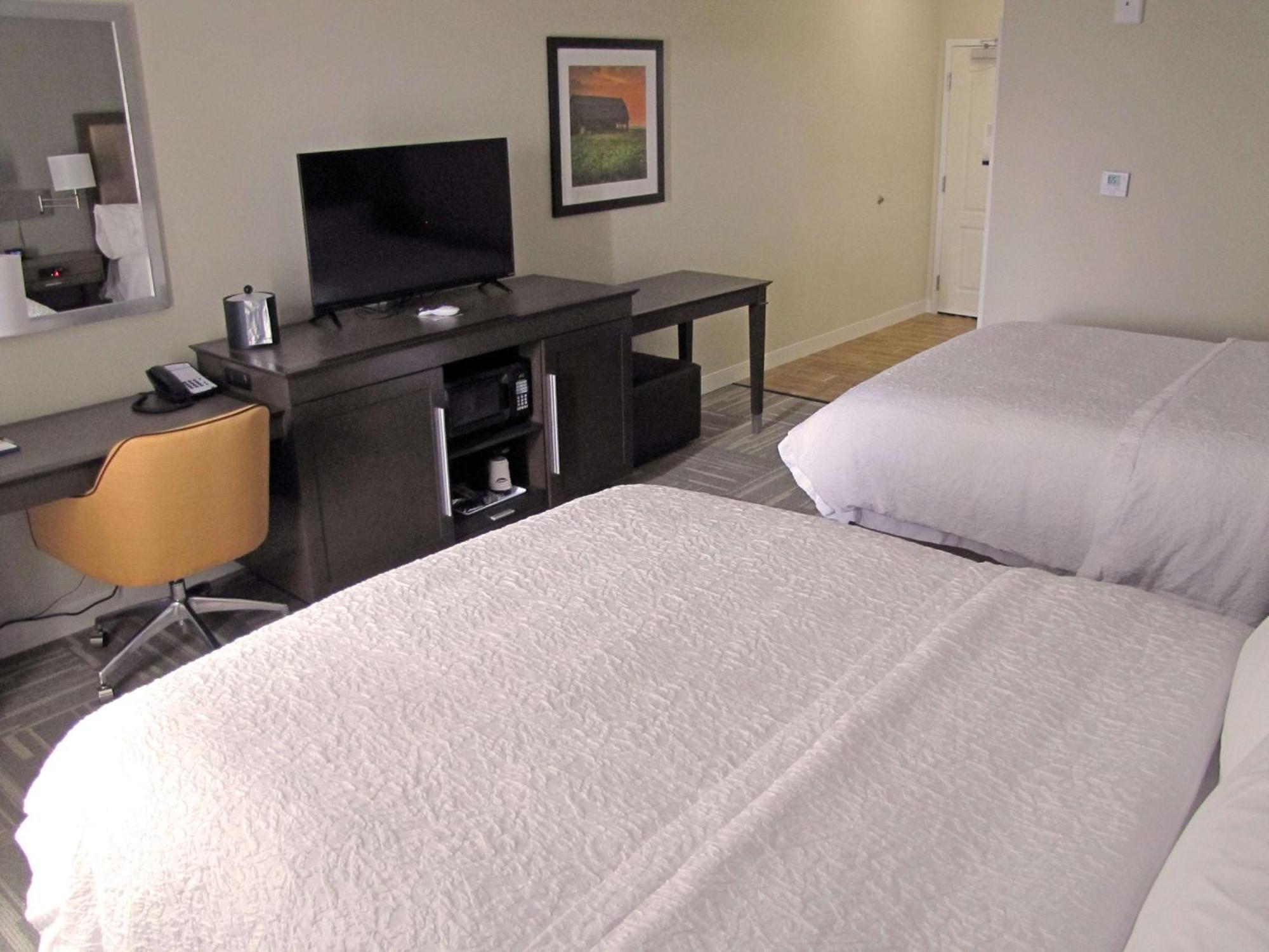 Hampton Inn Mcpherson Kültér fotó